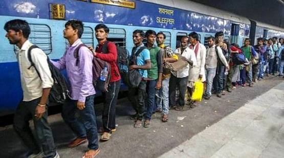 नौकरी के लिए UP से दिल्ली-मुंबई सबसे ज्यादा पलायन, कहां जा रहे बिहार के लोग