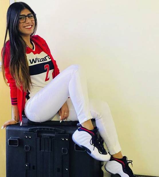 एडल्ट इंडस्ट्री छोड़ने के 3 साल बाद भी परेशान हैं मिया खलीफा, बताई वजह