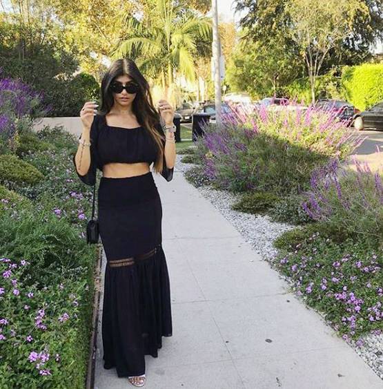 एडल्ट इंडस्ट्री छोड़ने के 3 साल बाद भी परेशान हैं मिया खलीफा, बताई वजह