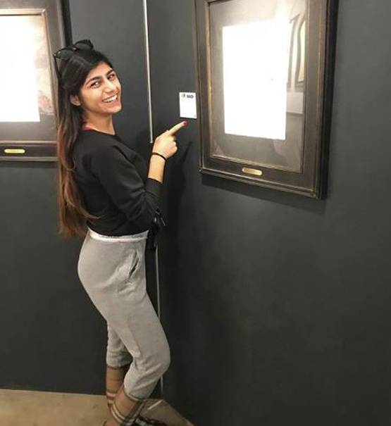 एडल्ट इंडस्ट्री छोड़ने के 3 साल बाद भी परेशान हैं मिया खलीफा, बताई वजह