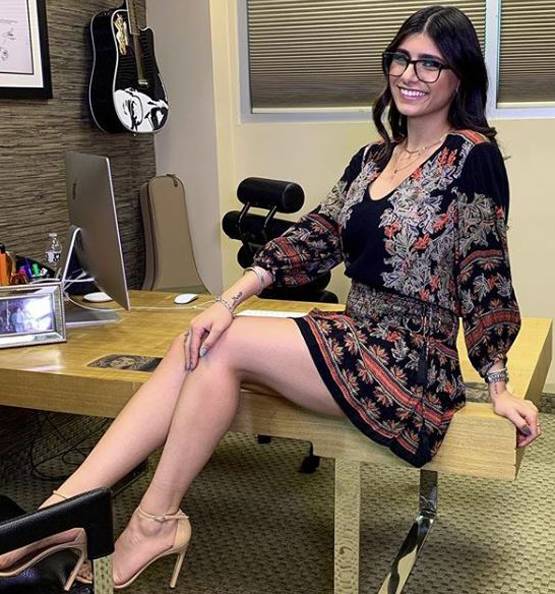 एडल्ट इंडस्ट्री छोड़ने के 3 साल बाद भी परेशान हैं मिया खलीफा, बताई वजह