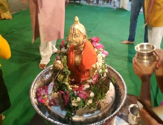 देशभर में जन्माष्टमी की धूम, मंदिरों में दिखा कृष्ण भक्तों का उत्साह