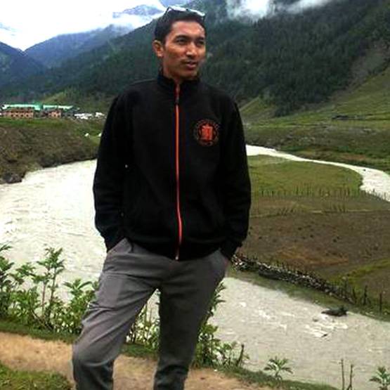 370 पर भाषण की हुई तारीफ, ऐसा है लद्दाख के BJP सांसद का परिवार