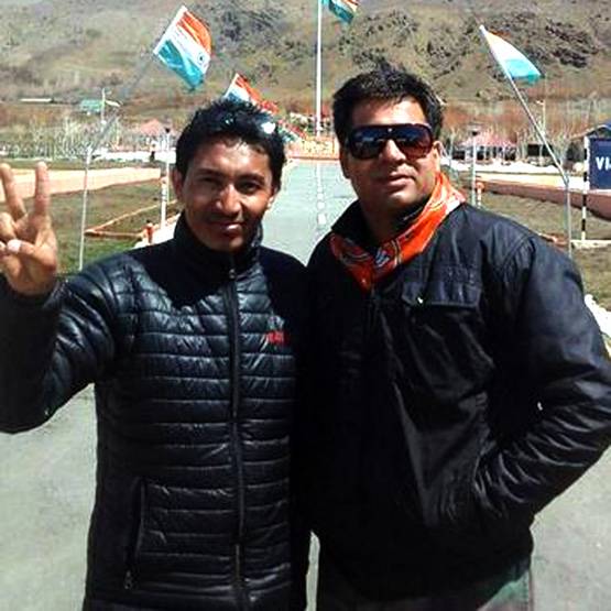 370 पर भाषण की हुई तारीफ, ऐसा है लद्दाख के BJP सांसद का परिवार