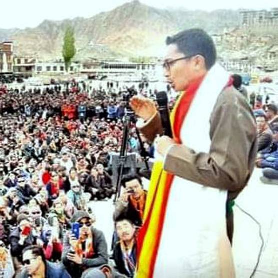 370 पर भाषण की हुई तारीफ, ऐसा है लद्दाख के BJP सांसद का परिवार