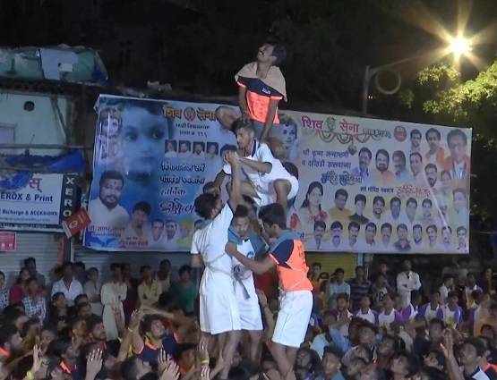 देशभर में जन्माष्टमी की धूम, मंदिरों में दिखा कृष्ण भक्तों का उत्साह