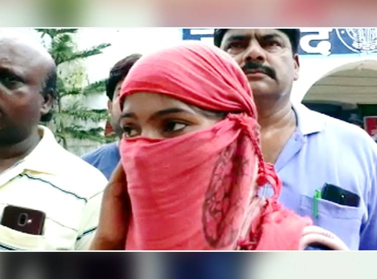 लड़की के ल‍िए बदला नाम, पहना कलावा, रेप का वीड‍ियो बनाकर क‍िया ब्लैकमेल