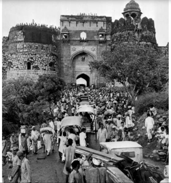 नंगे पांव, फटेहाल... बंटवारे के दिन ऐसे PAK से भारत लौटे थे लोग