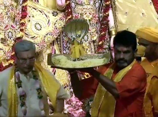 PHOTOS: देशभर में कृष्ण जन्माष्टमी की धूम, मंदिरों में उमड़े श्रद्धालु