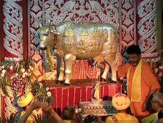 PHOTOS: देशभर में कृष्ण जन्माष्टमी की धूम, मंदिरों में उमड़े श्रद्धालु