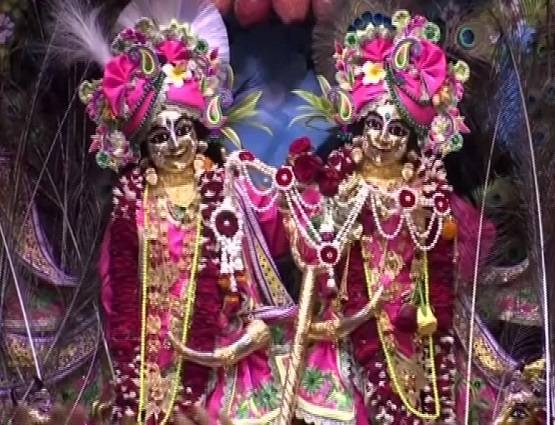 देशभर में जन्माष्टमी की धूम, मंदिरों में दिखा कृष्ण भक्तों का उत्साह