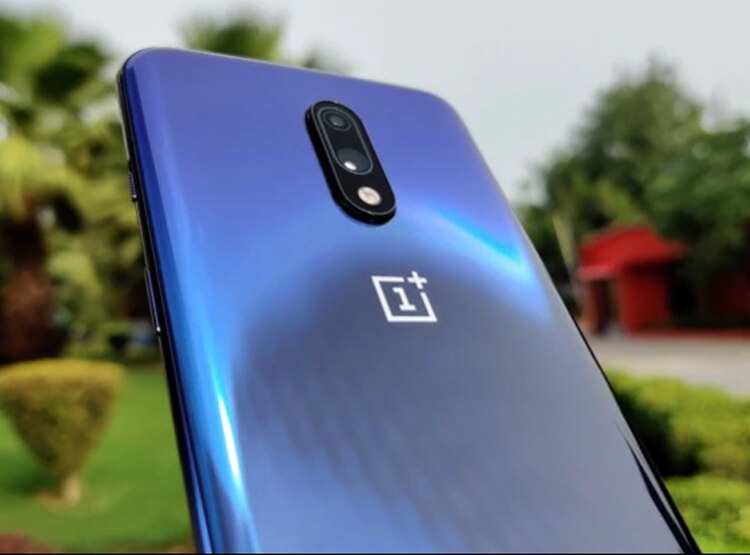 Amazon Freedom Sale: इन टॉप स्मार्टफोन्स पर भारी छूट