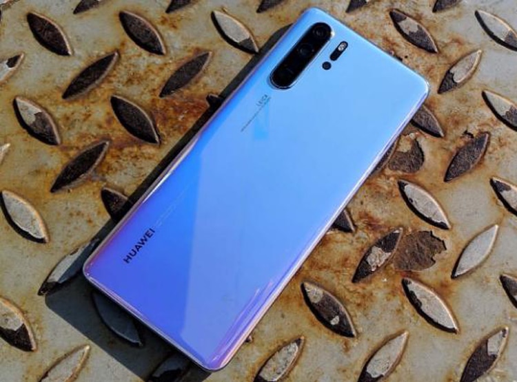 Amazon Freedom Sale: इन टॉप स्मार्टफोन्स पर भारी छूट