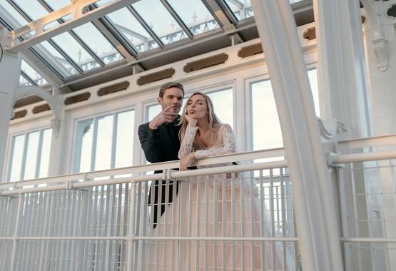 यूट्यूब से सबसे अधिक कमाई करने वाले ने इंटरनेट सेलिब्रेटी से की शादी