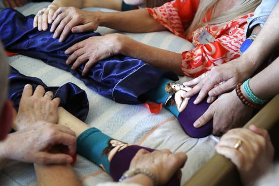 मौत से पहले 'वेडिंग पार्टी', फिर खत्म की जिंदगी, झकझोरने वाली तस्वीरें