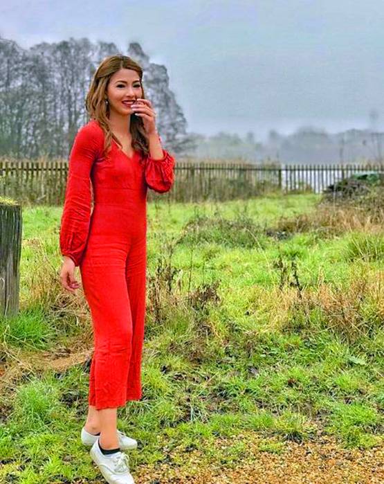 रॉयल फैमिली से हैं ये नेपाली एक्‍ट्रेस, ए‍क फिल्‍म का करती हैं इतना चार्ज