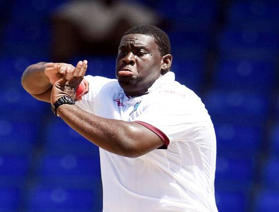 दुनिया के सबसे वजनी क्रिकेटर का डेब्यू, 140 किलो है वजन