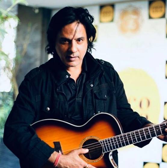 कभी करीना के क्रश थे आशिकी फेम राहुल रॉय, अब दिखते हैं ऐसे