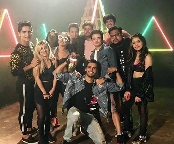 पैरेंट्स को गिफ्ट की विनिंग कार, एक साल पहले जीता था रोडीज का खिताब