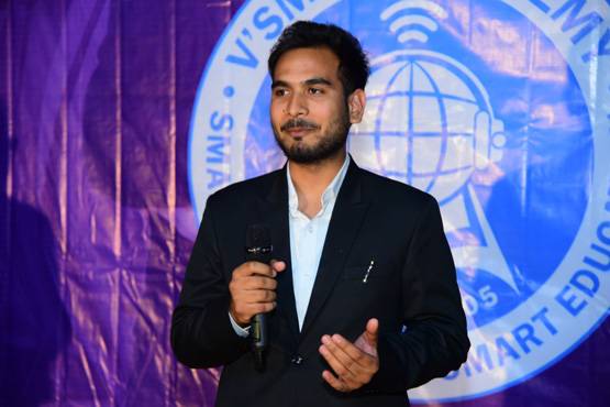 पिता टेलर, बेटा बना CA टॉपर, जानें किस स्ट्रेटजी से पाई सफलता