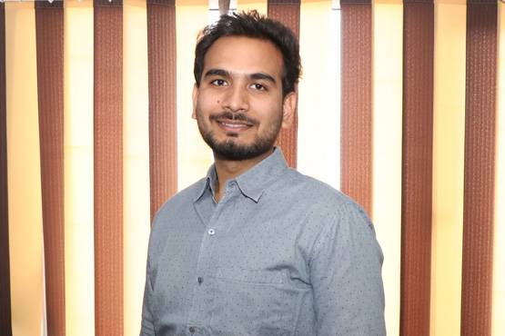 पिता टेलर, बेटा बना CA टॉपर, जानें किस स्ट्रेटजी से पाई सफलता