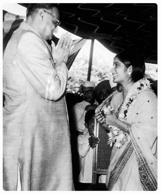 कानून की डिग्री, जेपी आंदोलन से राजनीति, कमाल की वक्ता थीं सुषमा