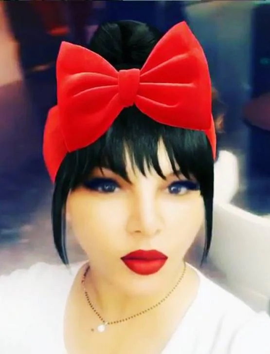 राखी ने शेयर की रोती लड़की की फोटो, लोग बोले- तलाक हो गया?