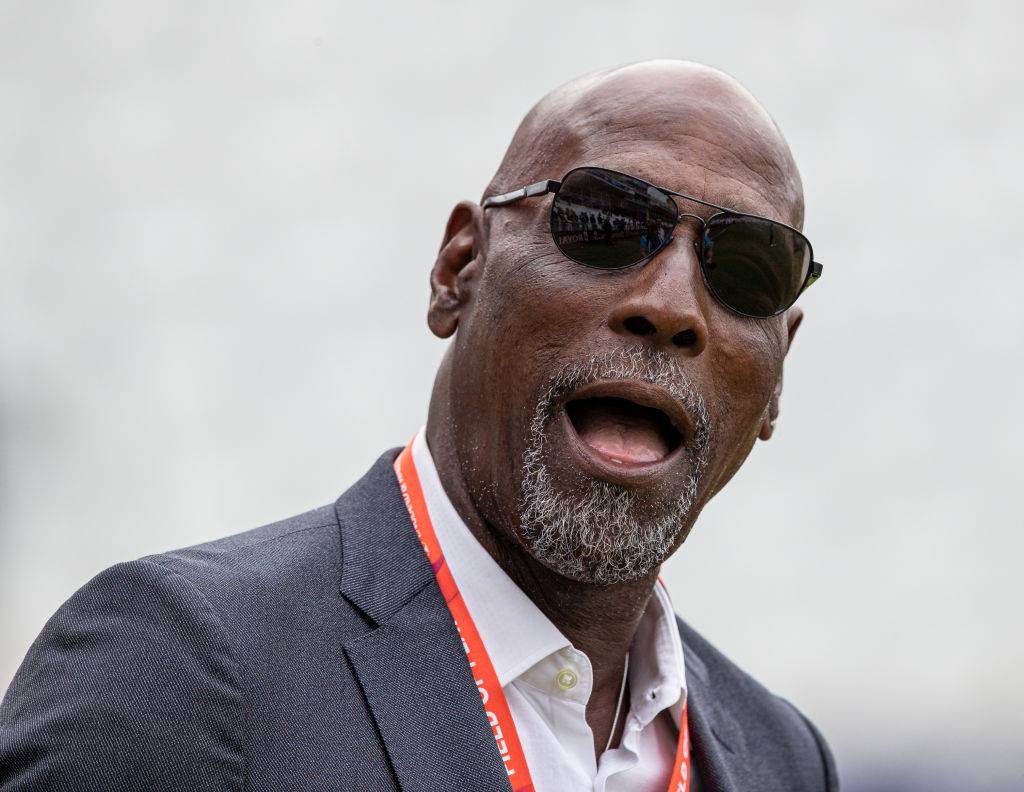 जमैका टेस्ट में बीच मैदान पर बेहोश हुए विव रिचर्ड्स, मंगवाया स्‍ट्रेचर