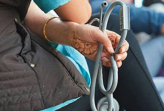 तीन फिट के गणेश को ऐसे मिला MBBS में एडमिशन, ये हुआ कॉलेज के पहले दिन