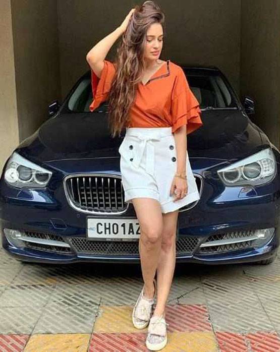 बिग बॉस फेम युविका चौधरी ने शाहरुख संग किया है काम, ऐसे मिली पहचान