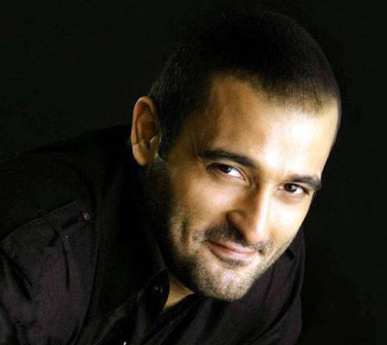 Then & Now: कभी चॉकलेटी हीरो थे अक्षय खन्ना, 22 साल में इतना बदला लुक