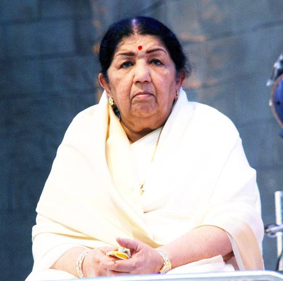 90 की उम्र में बच्चों को खाना बनाकर खिलाती हैं लता, रियाज करना नहीं भूलतीं