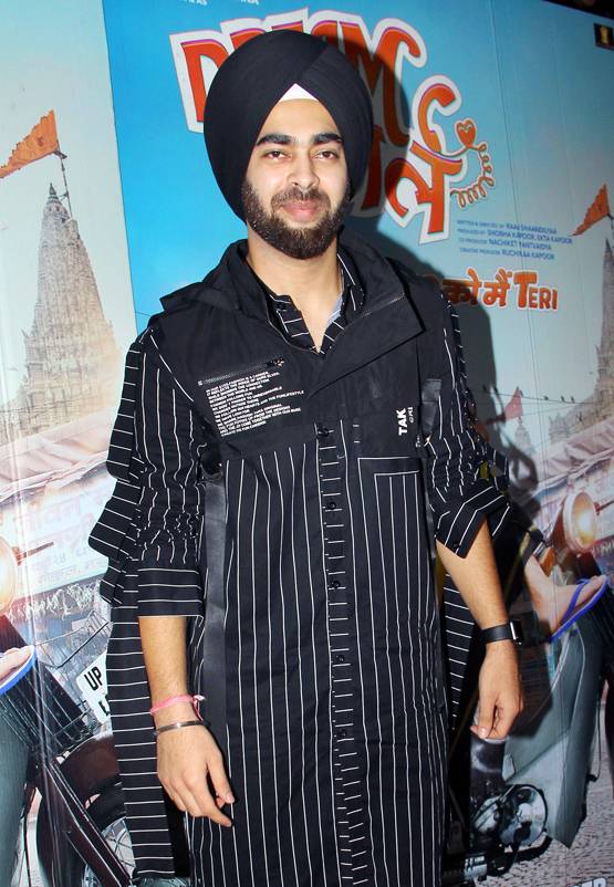 ड्रीम गर्ल: स्क्रीनिंग में फैमिली संग दिखे आयुष्मान, पहुंचे ये सितारे