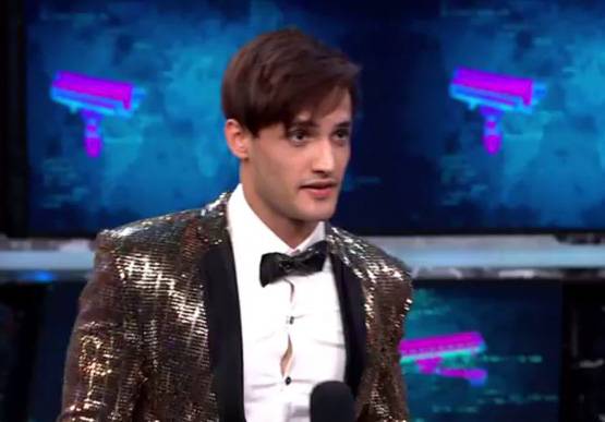 बिग बॉस में JK का मॉडल, सलमान खान ने खींची टांग, उड़ाया इंग्लिश का मजाक