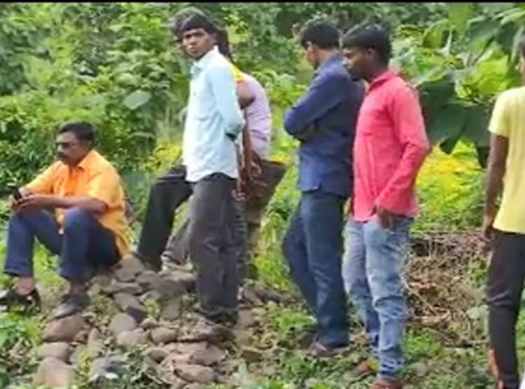 कुएं में तैरती दिखीं पांच लाशें, चार बेट‍ियों के साथ मां की मौत