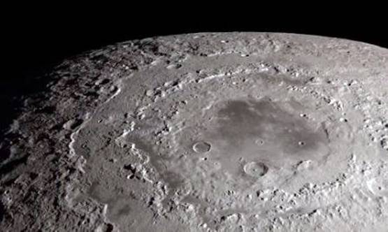 अंतरिक्ष यात्री चांद पर छोड़ आते हैं कबाड़, जानें कितना कचरा जमा