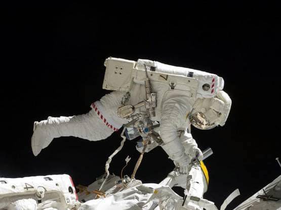 बज एल्ड्रिन से हुई थी छोटी सी चूक, बन गए चांद पर पेशाब करने वाले पहले शख्स