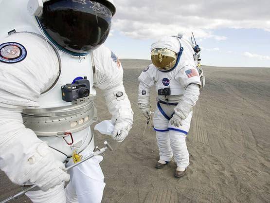 बज एल्ड्रिन से हुई थी छोटी सी चूक, बन गए चांद पर पेशाब करने वाले पहले शख्स