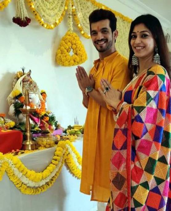 गणेश पूजा के जश्न में डूबे TV सितारे, घर में यूं किया बप्पा का स्वागत