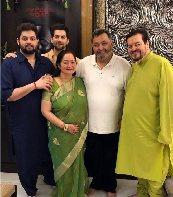 गणपति दर्शन करने नील नितिन मुकेश के घर पहुंचे ऋषि कपूर, देखें PHOTOS