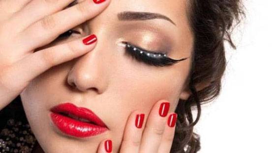 डांडिया नाइट से दुर्गा पूजा तक, ऐसे करें श्रृंगार कि आप पर थम जाए हर नजर