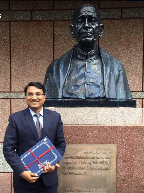 कैसे बने हिंदी मीडियम से IAS, टॉपर निशांत जैन ने दिए ये टिप्स