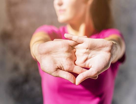 ये एक्सरसाइज करने से आएगा चेहरे पर ग्लो, महंगे प्रोडक्ट्स को कहें बाय-बाय