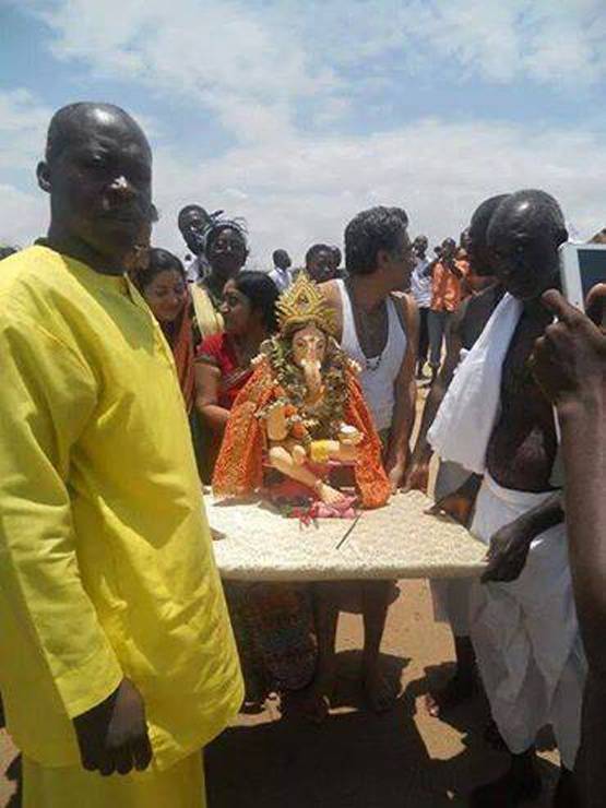 इस अफ्रीकी देश में 50 साल से बसे गणपति के भक्त, गूंजते हैं जयकारे