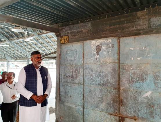 PM मोदी बचपन में जिस टी-स्टॉल पर बेचते थे चाय, बनेगा टूरिस्ट स्पॉट