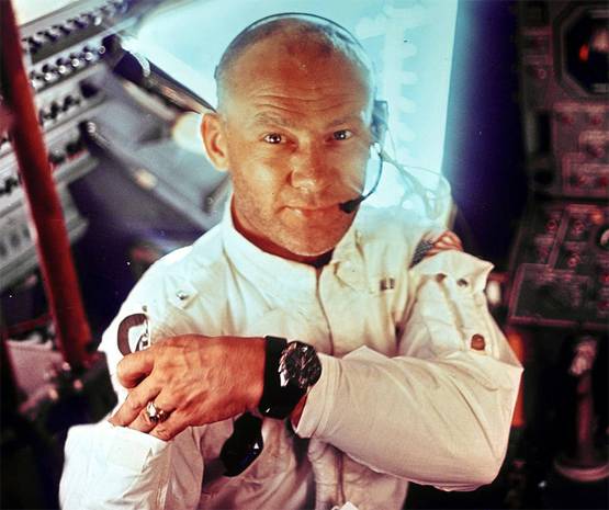 बज एल्ड्रिन से हुई थी छोटी सी चूक, बन गए चांद पर पेशाब करने वाले पहले शख्स