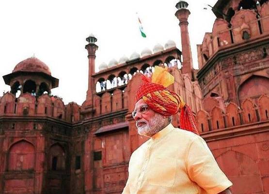 PM मोदी की 8 ड्रेसिंग स्टाइल जिसने सोशल मीडिया पर बटोरीं सुर्खियां