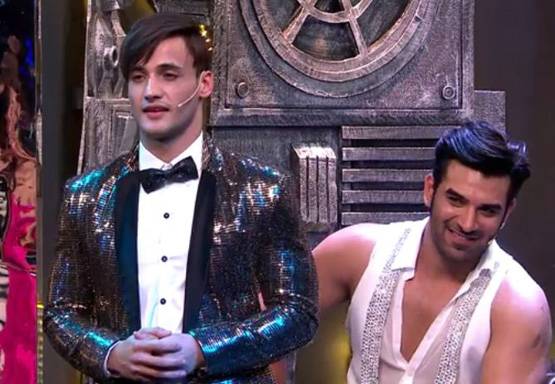 बिग बॉस में JK का मॉडल, सलमान खान ने खींची टांग, उड़ाया इंग्लिश का मजाक