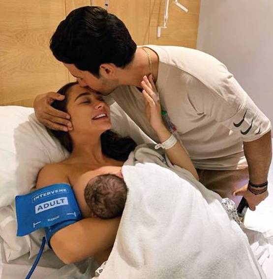 PHOTO: बेटे संग एमी जैक्सन का फर्स्ट डे आउट, यूं दिखा न्यूबॉर्न बेबी