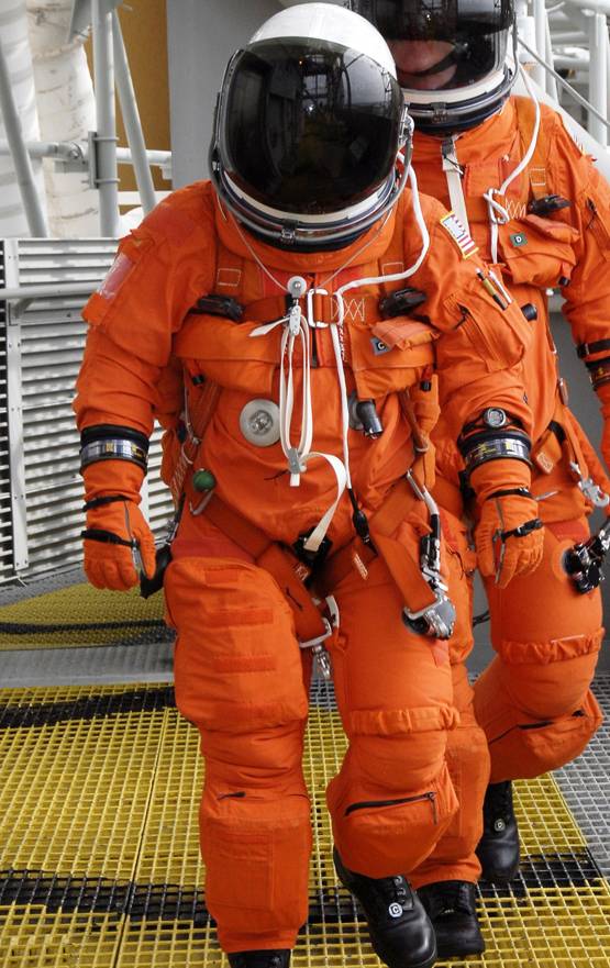 Chandrayan 2: किन खास चीजों से बनता है स्पेस सूट? ऐसे होता है डिजाइन